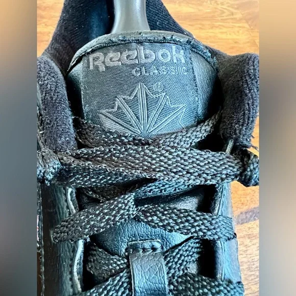 Reebok Classic Renaissance Sneaker in Black Size 9.5 X-Wide Unisex - Picture 11 of 16